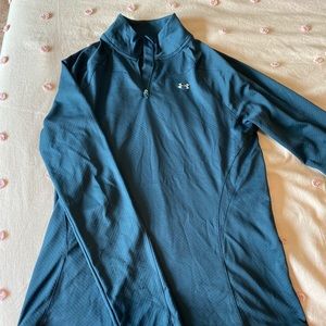 Grey women’s under armor 1/4 zip!